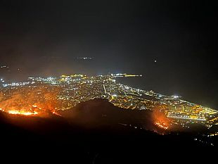 erice-il-triste-risveglio-della-montagna-dopo-una-notte-di-fuoco