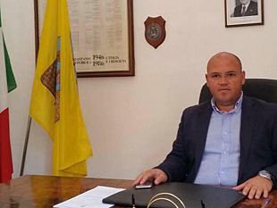 presidente-del-consiglio-comunale-gancitano-giorno-della-memoria-occasione-di-riflessione-anche-a-livello-locale-per-il-grave-e-vile-gesto-delle-scritte-razziste-a-scuola