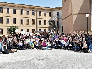 mazara-gli-studenti-dellic-borsellino-ajello-partecipano-allestemporanea-di-pittura-organizzata-dalla-pro-loco