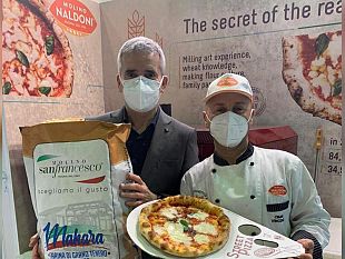 successo-della-farina-makara-al-gulfood-di-dubai