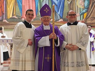 vigilia-dellimmacolata-in-festa-per-la-comunita-diocesana-di-trapani-il-vescovo-ordina-due-nuovi-diaconi