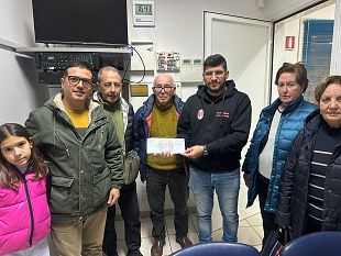 tifo-calcistico-e-solidarieta-ad-alcamo-il-milan-club-dona-775-euro-alla-san-vincenzo-per-le-card-natalizie
