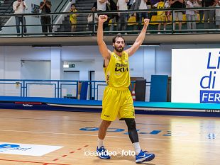 basket-la-virtus-trapani-rimonta-il-cus-palermo-e-centra-la-quarta-vittoria-consecutiva