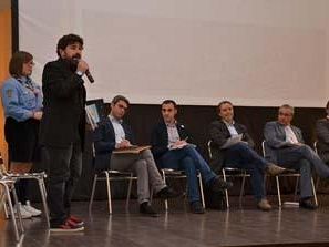 confronto-fra-cittadini-e-6-candidati-a-sindaco-di-salemi-assente-sgarbi