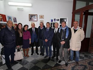 palazzo-vii-aprile-inaugurata-mostra-fotografica-sulle-tradizioni-folkloristiche-religiose-della-citta