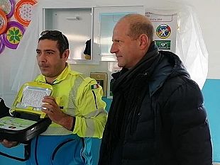 mazara-defibrillatori-consegnati-al-iv-circolo-didattico-dallassociazione-misericordia-con-il-progetto-democrazia-partecipata