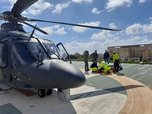 elicottero-82-centro-sar-recupera-un-turista-ferito-nella-riserva-dello-zingaro