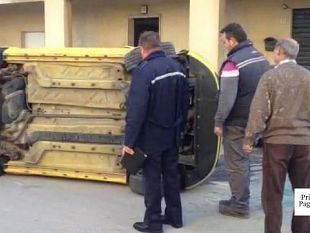 video-fiat500-si-capovolge-in-via-castelvetrano-il-racconto-del-conducente-miracolosamente-illeso