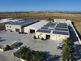 super-impianto-solare-per-la-rizzuto-imbottiture-un-successo-targato-a29-energia-italia-zcs-azzurro-e-qcells