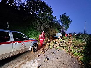 anziano-bloccato-da-una-frana-salvato-dai-volontari-della-croce-rossa
