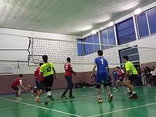 video-pallavolo-mazara-95-sulle-ali-della-festa-verso-il-record-con-il-club-leoni-e-11-3-0-della-stagione-intervista-a-antony-ferro