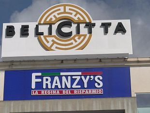 castelvetrano-grande-successo-per-la-nuova-apertura-di-franzys-la-regina-del-risparmio