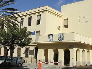 giovane-donna-denuncia-compagno-irascibile-che-alla-vigilia-di-natale-viene-allontanato-da-casa