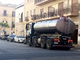 acqua-inquinata-a-trapani-50-mila-euro-dal-fondo-di-riserva-per-noleggio-autobotti