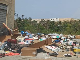 trapani-discarica-a-cielo-aperto-al-rione-cappuccinelli