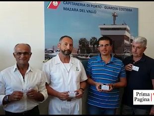 video-le-10-regole-per-la-sicurezza-del-diportista-in-una-card-la-presentazione-alla-capitaneria-di-porto-di-mazara-del-vallo