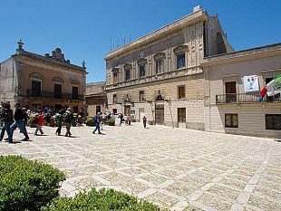 il-comune-di-erice-aderisce-al-coordinamento-nazionale-degli-enti-locali-per-la-pace-e-i-diritti-umani