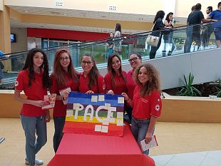i-giovani-della-croce-rossa-di-castelvetrano-in-facciamo-la-pace