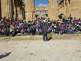 alunni-del-capuana-pardo-protagonisti-di-una-lezione-interattiva-al-parco-archeologico-di-selinunte
