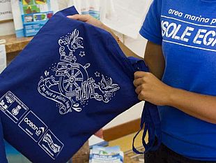 dalle-egadi-no-more-plastic-bags-per-diminuire-l-utilizzo-di-buste-di-plastica