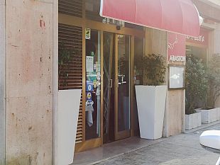 trapani-ladri-sfondano-la-porta-e-fanno-irruzione-al-ristorante-ai-bastioni