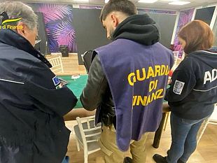 sale-da-poker-illegali-a-palermo-sequestrate-e-denunciate-70-persone
