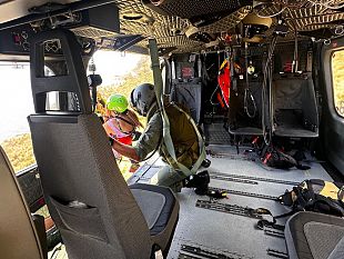 trapani/aeronautica-militare-intervento-di-recupero-di-una-donna-infortunata-presso-la-riserva-dello-zingaro
