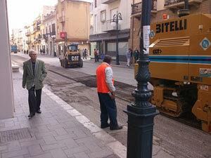 iniziati-i-lavori-in-corso-umberto-i-per-la-posa-del-manto-rosso-ad-eseguirli-una-ditta-mazarese-specializzata