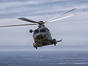 elicottero-dellaeronautica-militare-impegnato-nella-ricerca-di-un-peschereccio-disperso