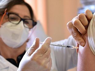 oggi-e-domani-vaccinazione-astrazeneca-senza-prenotazione-ecco-come