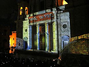 futura-marsala-lo-spettacolare-videomapping-sulla-chiesa-madre