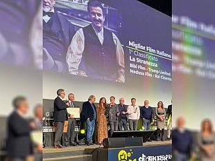 la-stranezza-conquista-tutti-e-il-miglior-film-italiano-della-stagione