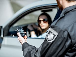 trapani/porto-empedocle-il-test-antidroga-non-prova-lalterazione-alla-guida-cade-laccusa-per-una-47enne