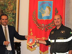 il-sindaco-grillo-incontra-il-comandante-dei-vigili-del-fuoco-burgio