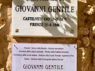 la-targa-a-giovanni-gentile-ed-il-cittadino-indignato