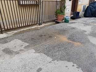mazara-cittadini-segnalano-perdita-in-via-stazzoni