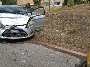 video-incidente-sulla-ss115-fra-mazara-e-strasatti-auto-finisce-contro-carroattrezzi