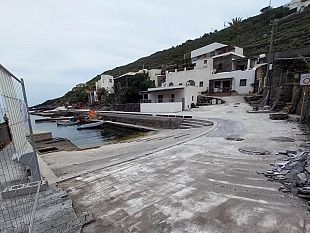 pantelleria-procedono-i-lavori-di-ripristino-di-cala-gadir