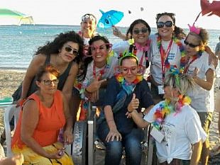 al-lido-malibu-l-assistenza-per-la-balneazione-ai-diversamente-abili-continua