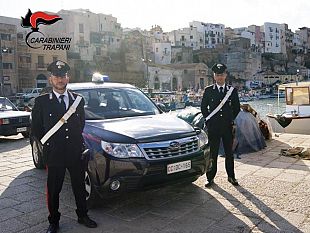 alcamo-aggredisce-i-carabinieri-ad-un-posto-di-controllo-arrestato