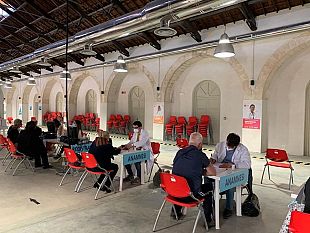 vaccini-iniziate-le-somministrazioni-nelle-isole-al-via-prenotazioni-per-over