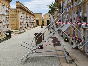 mazara-cimitero-comunale-ancora-un-anziano-ferito-a-causa-rottura-di-una-scala-movibile-in-ferro