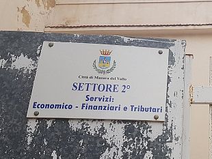 a-fine-mandato-la-giunta-cristaldi-aumenta-di-circa-un-milione-il-costo-della-raccolta-rifiuti-impiegati-altri-31-lavoratori