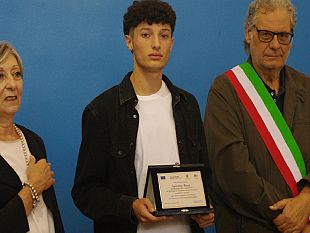 agostino-bona-premiato-dalla-scuola