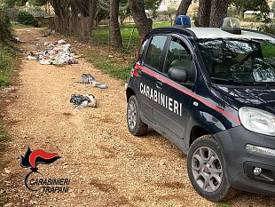 erice-abbandona-rifiuti-per-strada-denunciato-panettiere