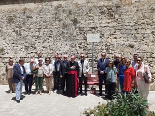 marsala-lions-club-inaugura-una-panchina-rossa-in-memoria-di-marisa-leo-e-rilancia-il-patrimonio-culturale-della-citta