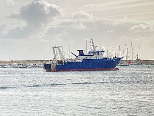 mazara-peschereccio-incagliato-nel-porto-canale-qual-e-la-novita
