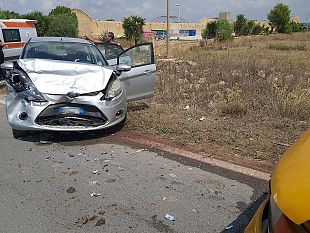 video-incidente-sulla-ss115-fra-mazara-e-strasatti-auto-finisce-contro-carroattrezzi