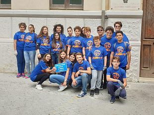 il-collettivo-di-studenti-planet-b-da-lezioni-di-civilta-ripulita-la-villa-comunale-di-fronte-il-liceo-classico