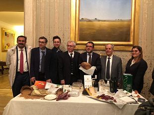 il-pane-nero-di-castelvetrano-conquista-il-senato-ed-oggi-arrivera-dal-presidente-conte